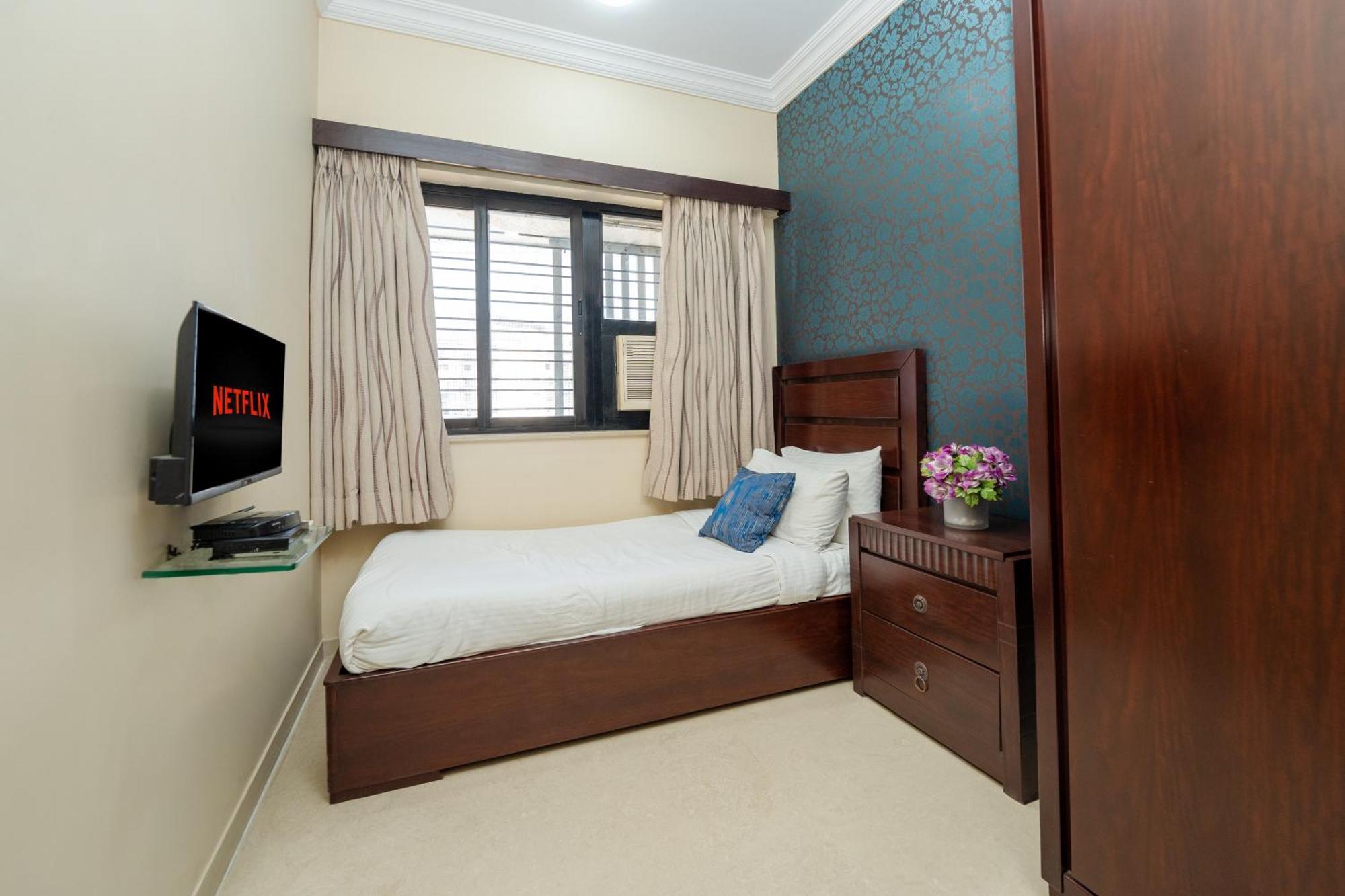 Lalco Residency Hotel Mumbai Bagian luar foto