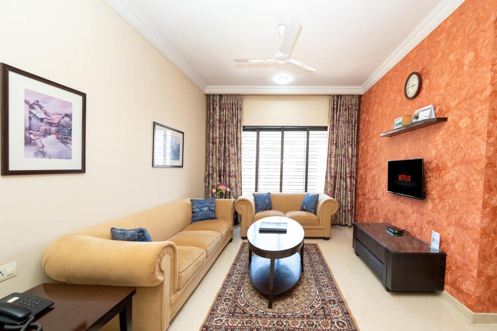 Lalco Residency Hotel Mumbai Bagian luar foto