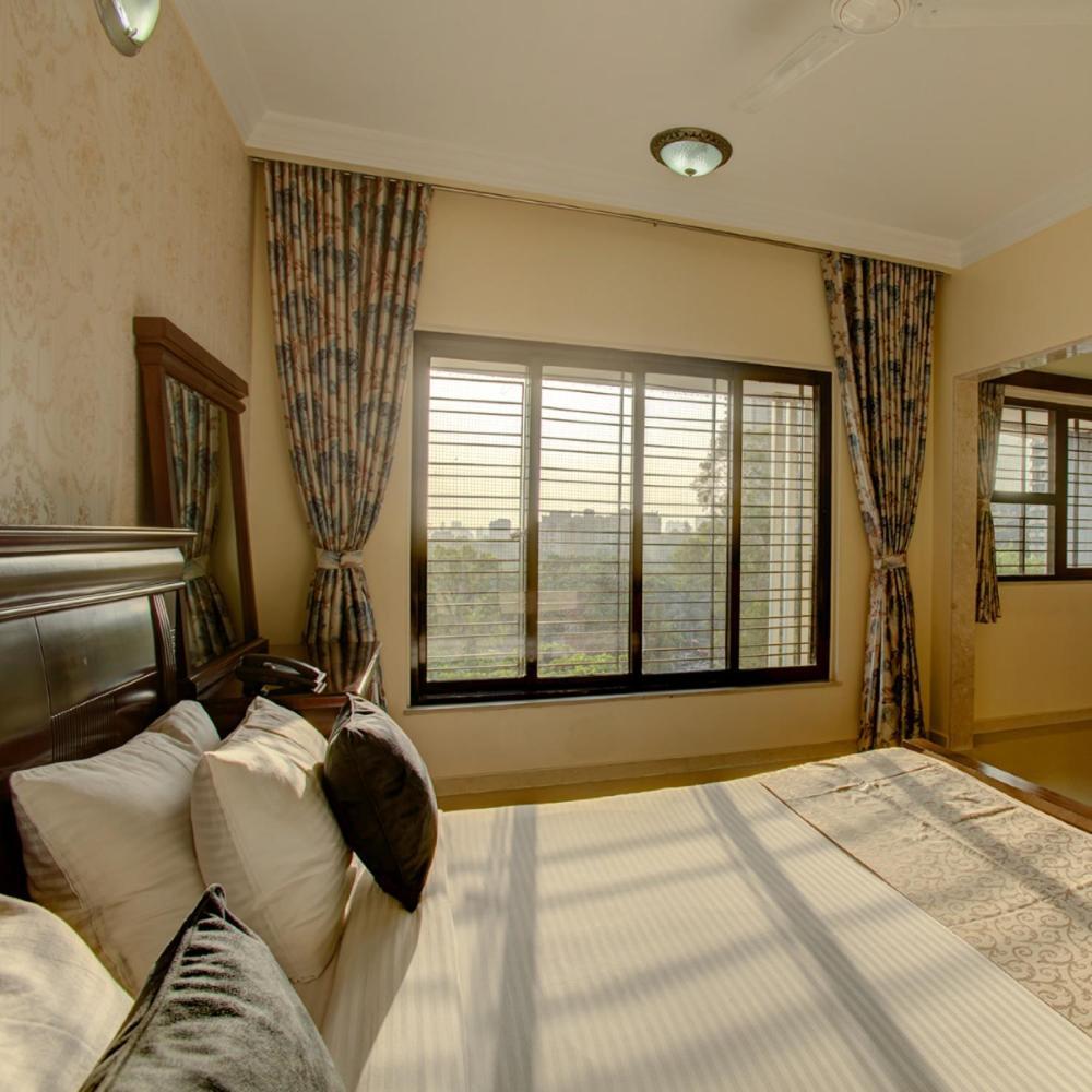 Lalco Residency Hotel Mumbai Bagian luar foto