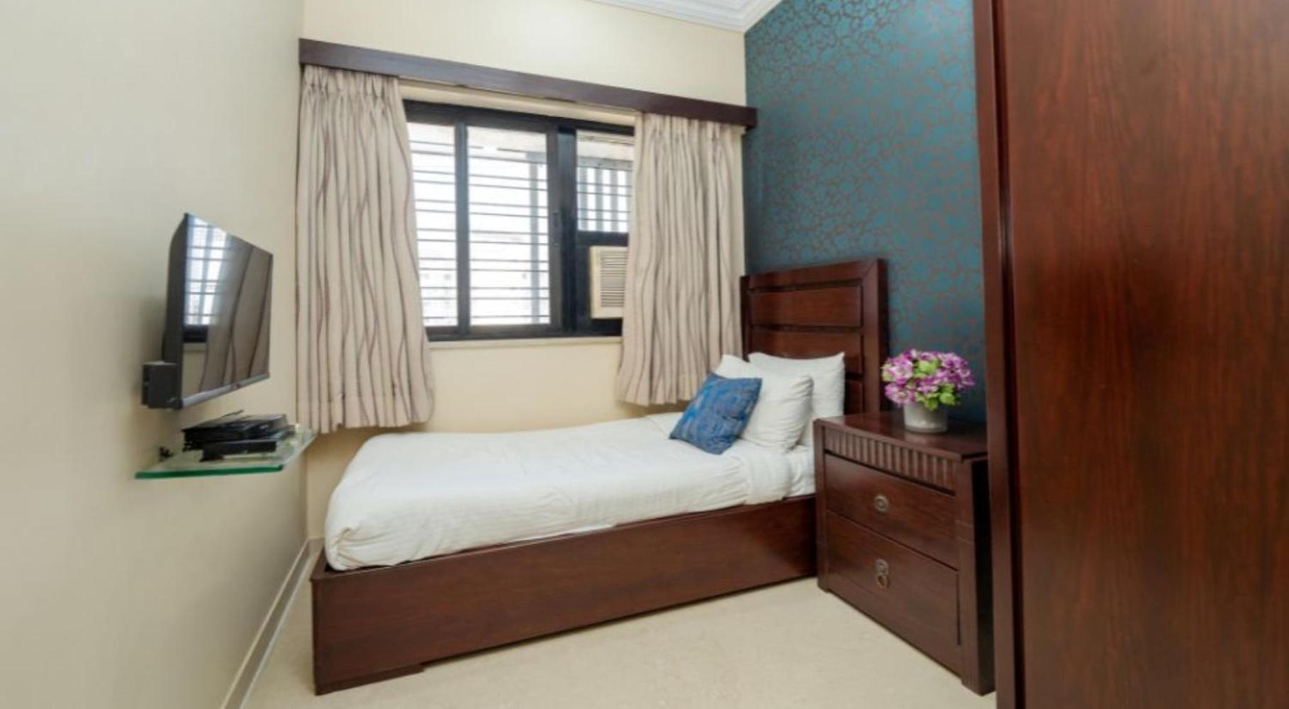 Lalco Residency Hotel Mumbai Bagian luar foto