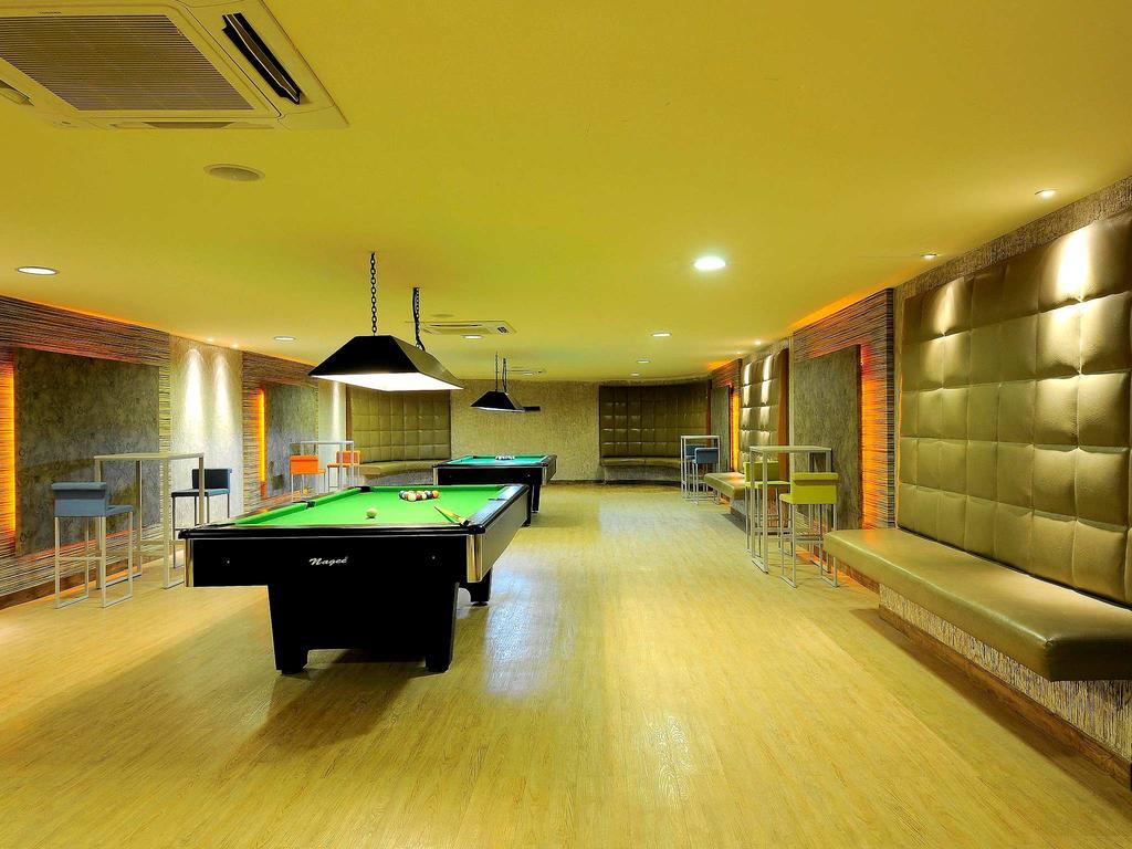 Lalco Residency Hotel Mumbai Bagian luar foto